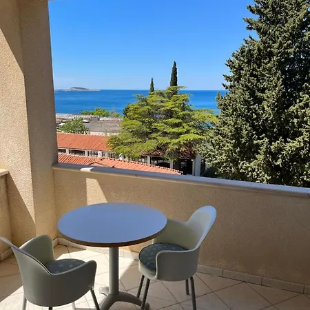 Hotel apartamentowy Plat