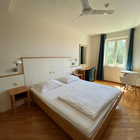 Plat Aparthotel Mlini